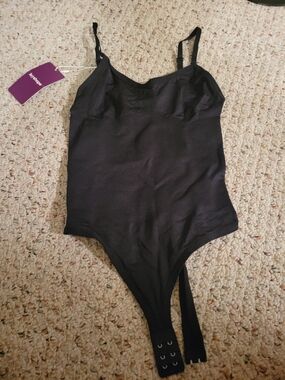 Black Seamless Shapewear Bodysuit with Adjustable Straps